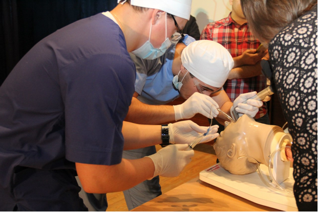 1-2 декабря 2014 года команда Медицинского института ПГУ под руководством к.м.н., доцента Темникова В.А. принимала участие во V Поволжской региональной студенческой олимпиаде по хирургии, которая проходила в Башкирском государственном медицинском университете (БГМУ, г. Уфа)